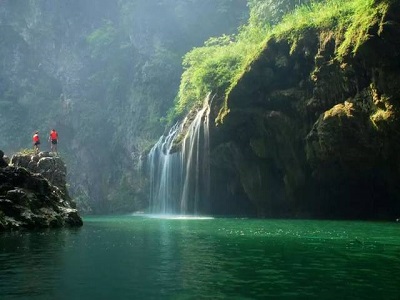 坐龙峡